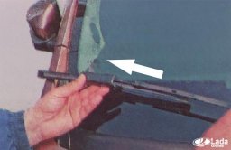 Как заменить передние щетки стеклоочистителя на Lada XRAY