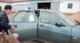 Лидер Северной Кореи прокатился на Lada Priora