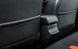 подогрев задних сидений и USB в Lada Vesta