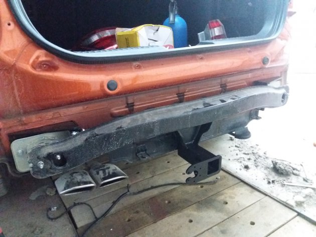 Установка ТСУ на Lada Vesta SW Cross