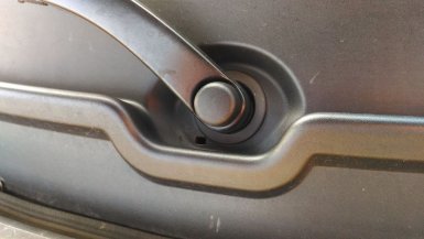 дренажные отверстия в жабо Lada XRAY