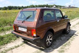 внедорожник Lada 4x4