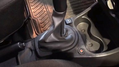 Трехтопливный Lada Largus, индикаторы в салоне