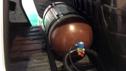 Трехтопливный Lada Largus баллон с пропаном