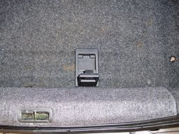 Установка ручки на пол багажника для седанов LADA