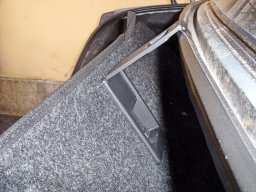 Установка ручки на пол багажника для седанов LADA