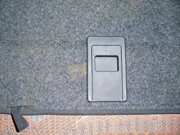 Установка ручки на пол багажника для седанов LADA