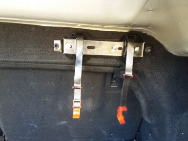 огнетушитель под задней полкой седана лада веста