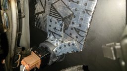 вибропласт внутри панели lada xray