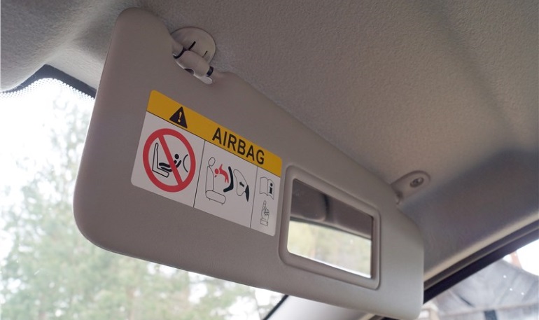 Базовая версия Lada XRAY Cross лишилась опции