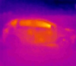 Фото Lada XRAY через тепловизор (как автомобиль держит тепло)