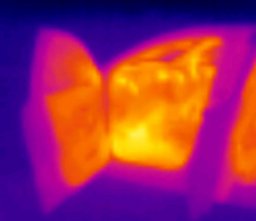 Фото Lada XRAY через тепловизор (как автомобиль держит тепло)