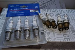 Lada Vesta SW Cross - замена свечей на ТО-4