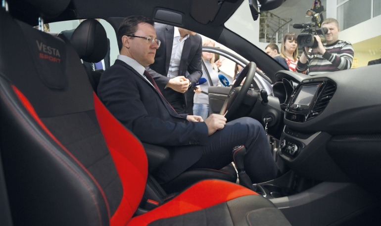 Губернатор Самарской области стал первым владельцем Lada Vesta Sport