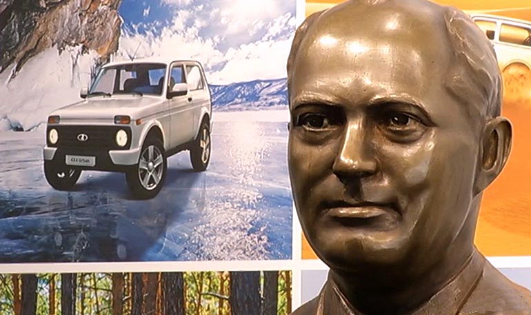 На АВТОВАЗе почтили память первого главного конструктора Владимира Соловьёва