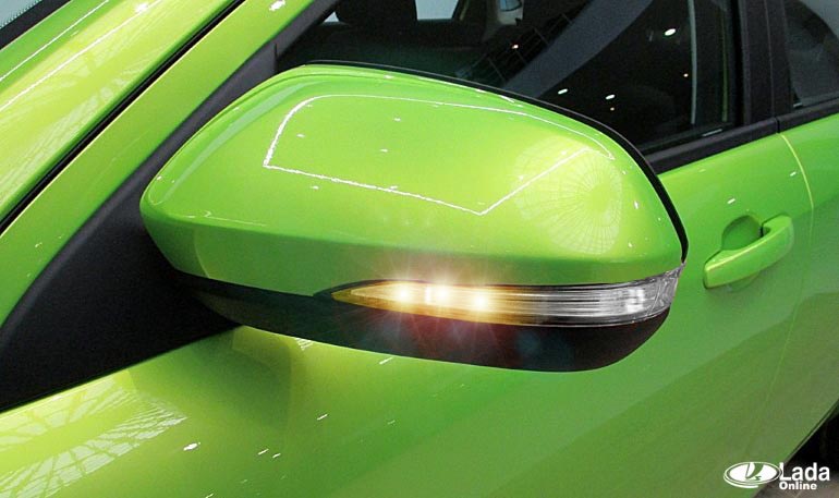 Установка бегающих поворотников в боковые зеркала Lada Vesta Установка бегающих поворотников в боковые зеркала Lada Vesta