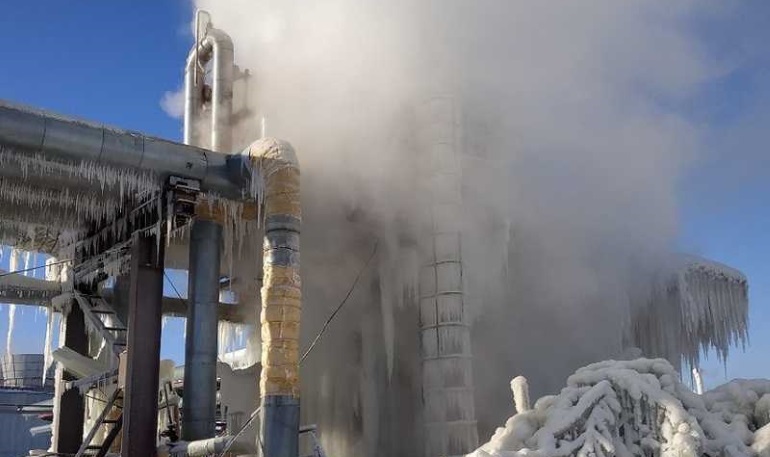 Прорыв трубы на АВТОВАЗе, часть рабочих отправили на уборку снега в неприспособленной одежде