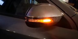 Установка бегающих поворотников в боковые зеркала Lada Vesta