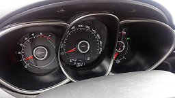 Установка хромированных колец в приборную панель Lada Vesta