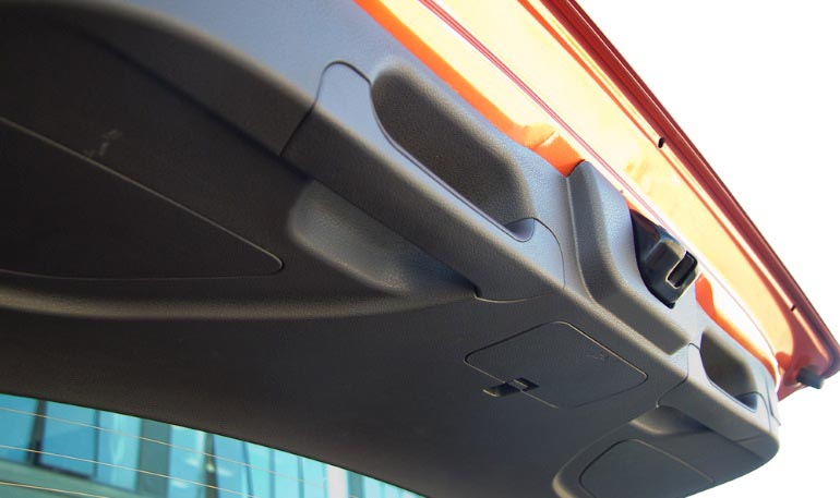 Как снять обшивку пятой двери Lada Vesta SW/SW Cross