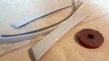 установка ресничек на задние фонари Lada Vesta