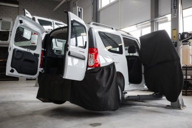 чехлы на кузове Lada Largus CNG