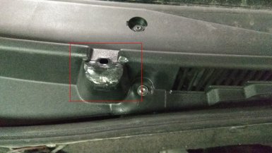 Осадить посадочное место форсунок при помощи строительного фена