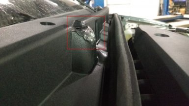 Осадить посадочное место форсунок при помощи строительного фена