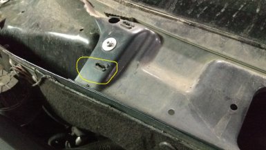 Утопить крепление с одной стороны