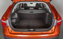 Lada Vesta SW Cross Comfort лишилась двойного пола в багажнике