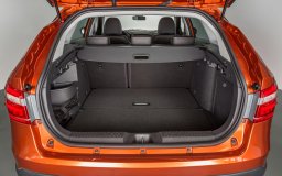 Lada Vesta SW Cross Comfort лишилась двойного пола в багажнике