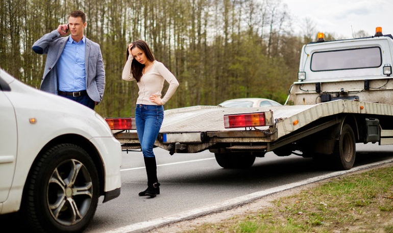 Водители каких автомобилей чаще просят о помощи
