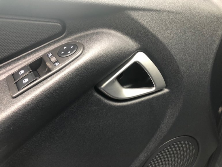 Новые салонные ручки открывания дверей Lada Granta FL