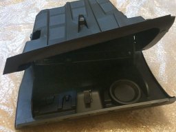 Установка бардачка нового образца на Lada Vesta