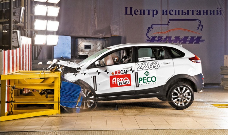 Краш-тест Lada XRAY Cross по версии ARCAP Краш-тест Lada XRAY Cross по версии ARCAP