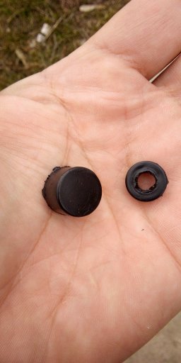 Как закрыть винты в салонных ручках открытия дверей Lada Granta и Kalina