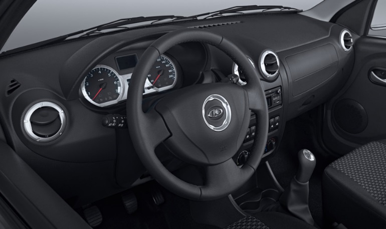 Фургон Lada Largus лишился черной и серой отделок интерьера