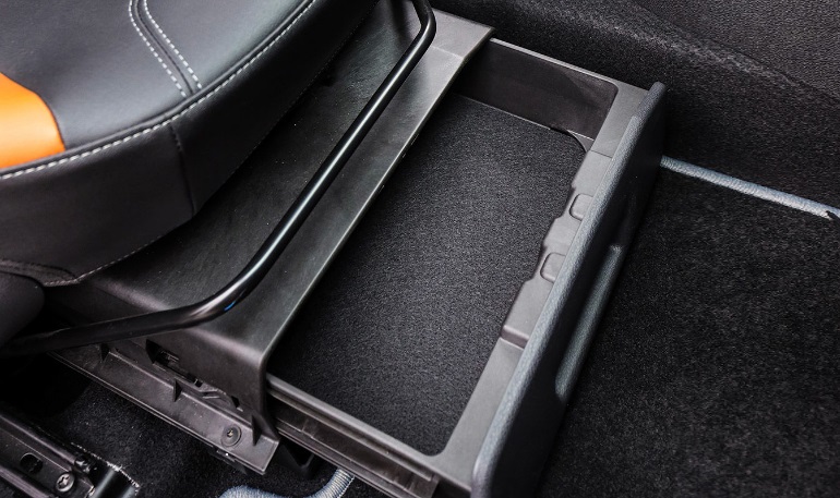 Обзор и установка выдвижного ящика под сиденье переднего пассажира на Lada XRAY Обзор и установка выдвижного ящика под сиденье переднего пассажира на Lada XRAY