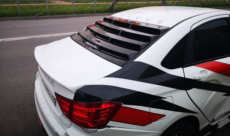 Обзор решетки для заднего стекла Lada Vesta