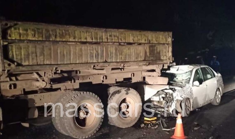 Lada Granta Sport в камуфляжной пленке попала в ДТП