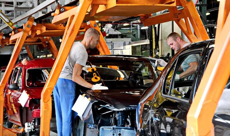 Заработную плату на АВТОВАЗе увеличат на 7%