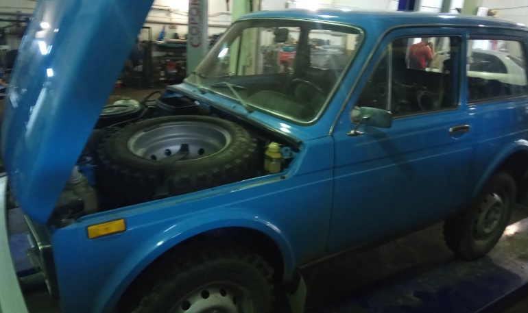 Lada 4x4 с АКПП - очередной плод гаражного тюнинга Lada 4x4 с АКПП - очередной плод гаражного тюнинга