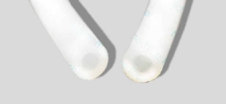 отрезок вакуумного шланга