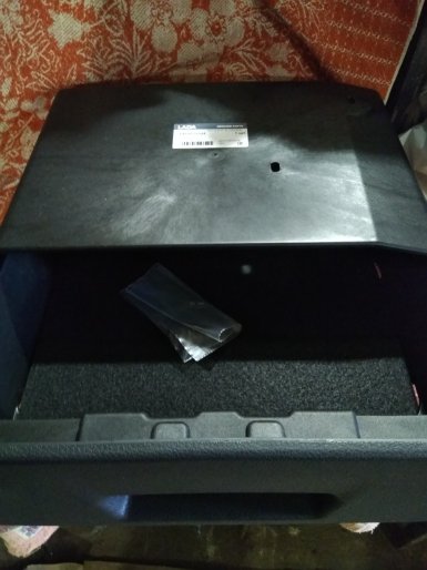 ящик под сиденьем в сборе артикул 8450022325