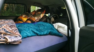 Удобно ли спать или ночевать в Lada XRAY