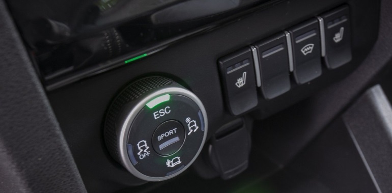 Lada XRAY Cross с вариатором лишился интеллектуальной системы Lada Drive Select