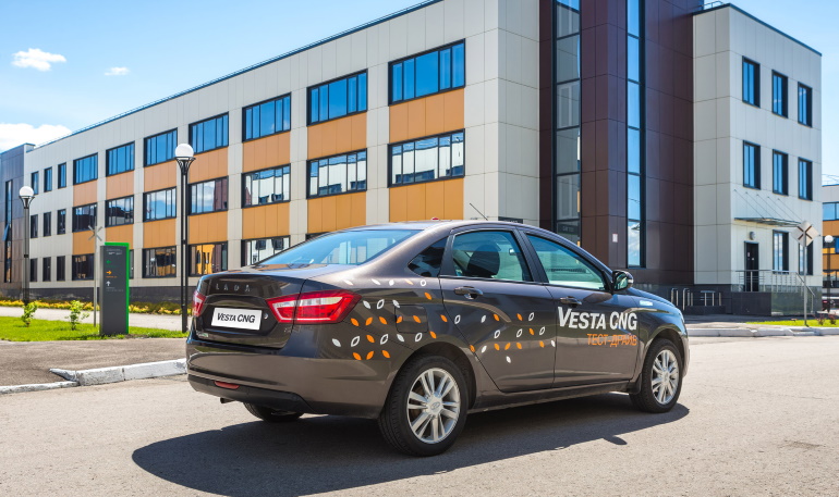 Правительство Нижегородской области будет ездить на Lada Vesta CNG