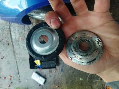 опора стойки амортизатора от Peugeot и штатная