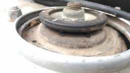 Установить тарельчатый ограничитель от Peugeot