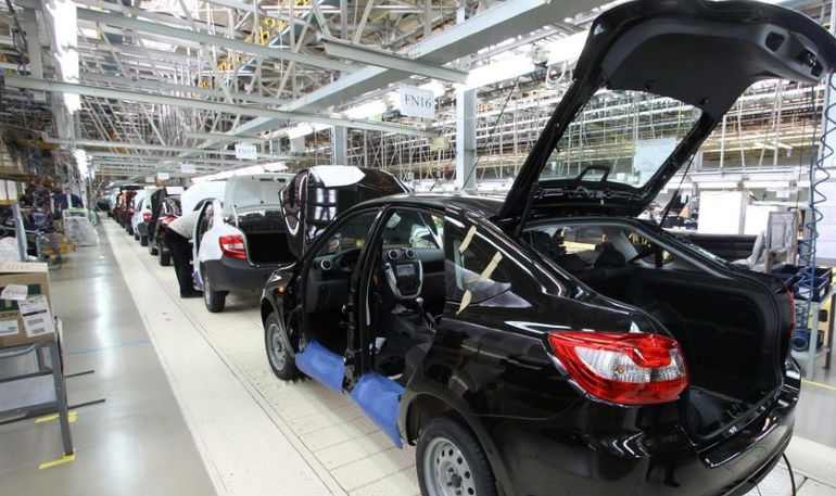 АВТОВАЗ в сентябре вводит дополнительные смены на линии LADA Granta